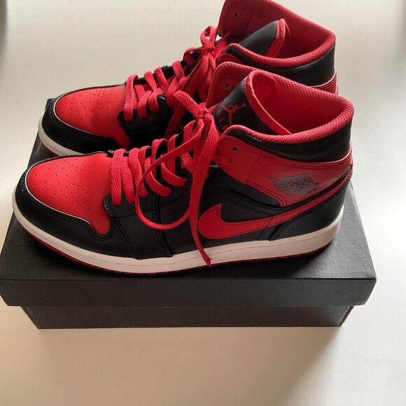 JORDAN 1 MID ALTERNATE BRED (2022) WITH THE BOX RED BLACK - Picture 15 of 16